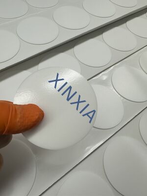 Kwaliteit Adhesieve schuimvoering voor cosmetische crème potdeksels
Fysiek schuim / Chemisch schuim / Elektronenbundel-kruisgelinkt schuimvoering Fabriek